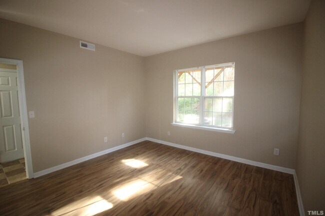 Building Photo - 320 Ruby Walk Dr
