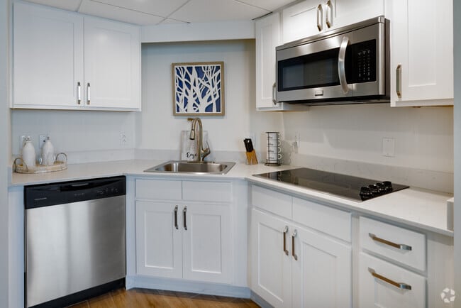 Interior Photo - Edison Grand
