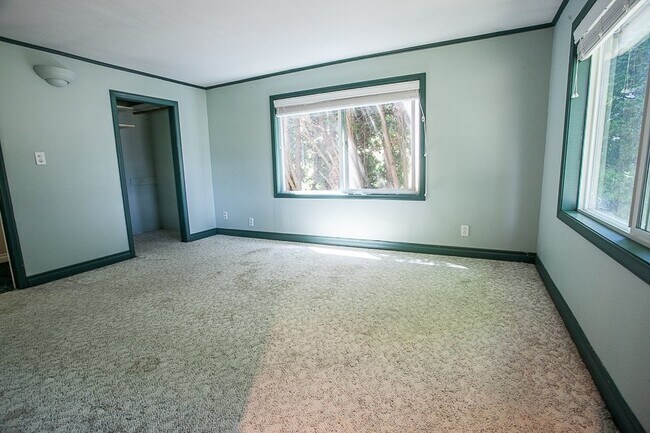Building Photo - 3800 Davis Dr