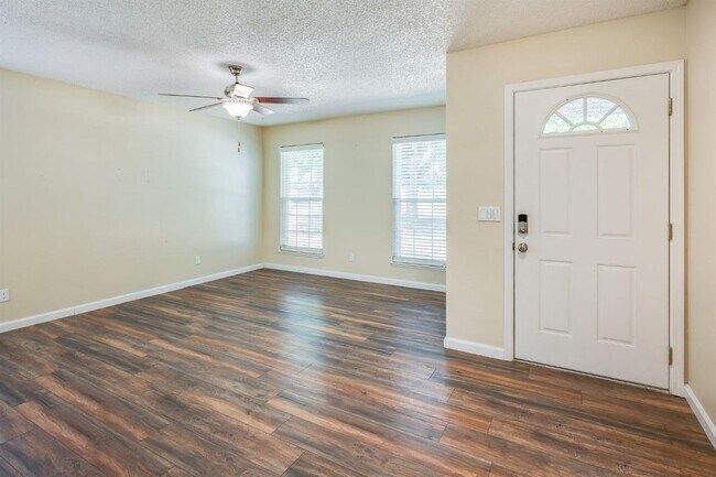 Building Photo - 6960 Stanford Oak Dr