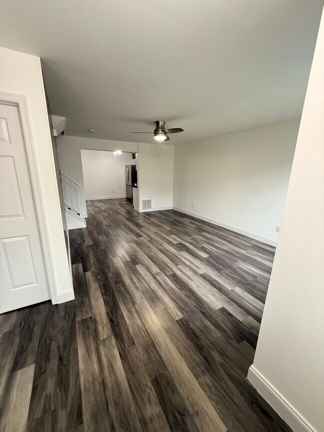 Foto del edificio - 2708 Falcon Ct