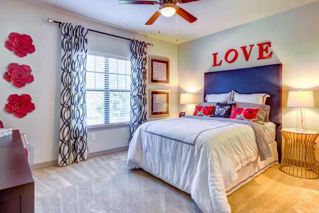 Building Photo - Two Bed Keenly Built To Comfort You