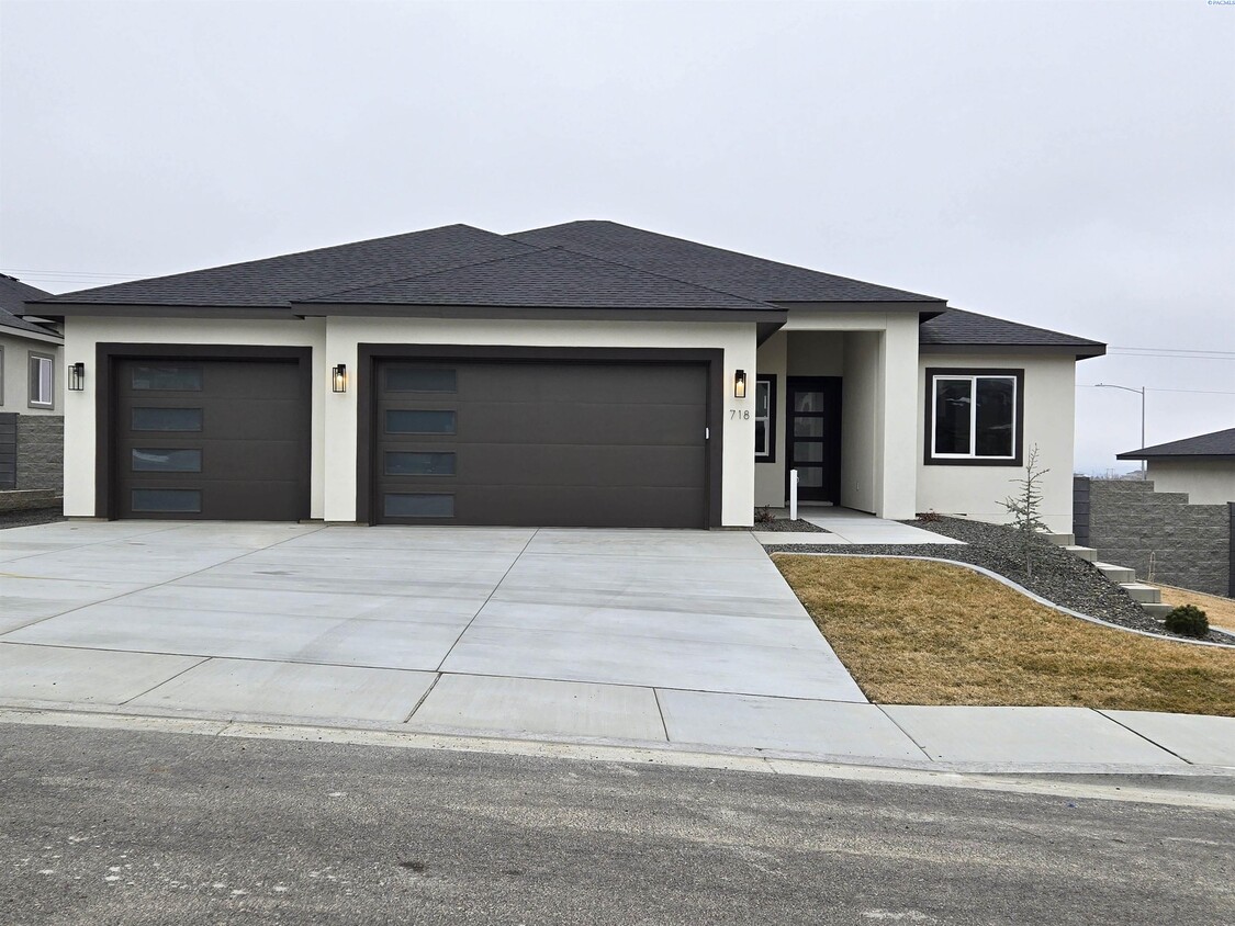 Foto principal - New Construction South Richland