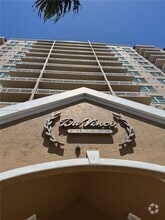 Building Photo - 2665 SW 37th Ave