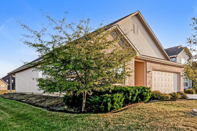 Building Photo - 2255 Silver Spoon Dr