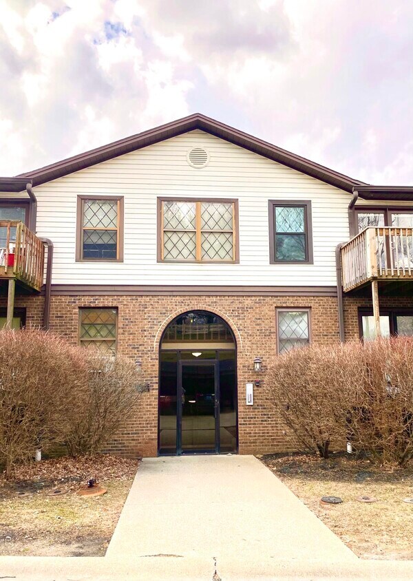 Primary Photo - 610 Queensway Ct