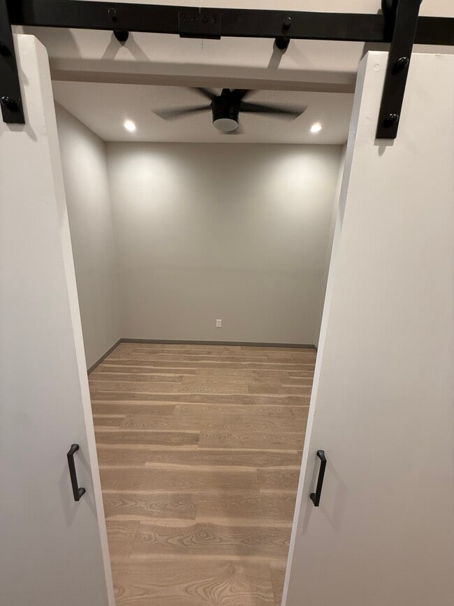 Bedroom Entry - 2602 Huntingdon Ave