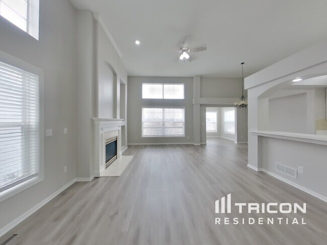 Foto del edificio - 9638 Zircon Ln N