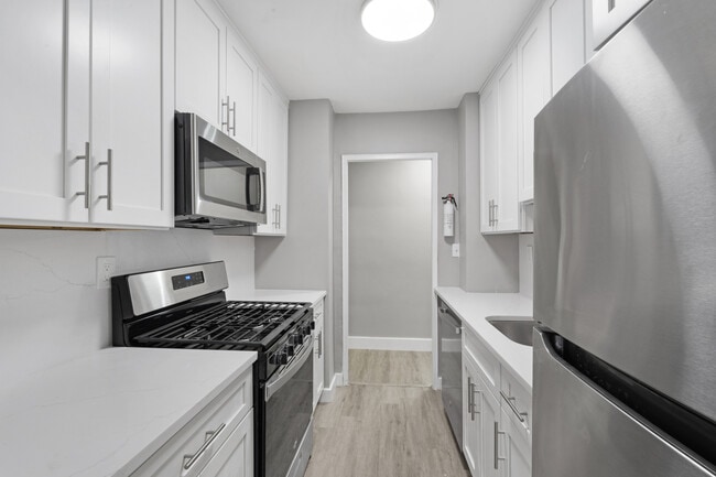 Building Photo - 201 Saint Pauls Ave