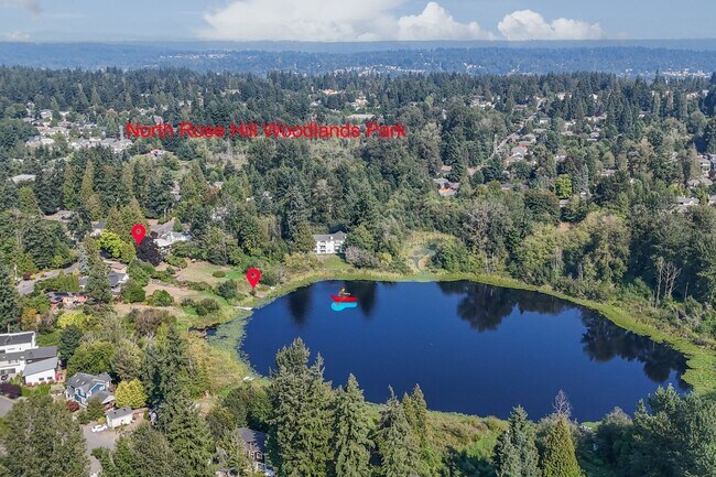 Foto del edificio - Peaceful Lakefront Living in Kirkland