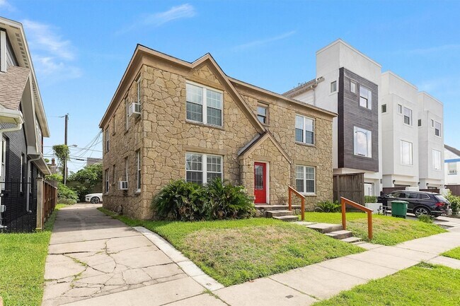 Building Photo - 403 W Polk St