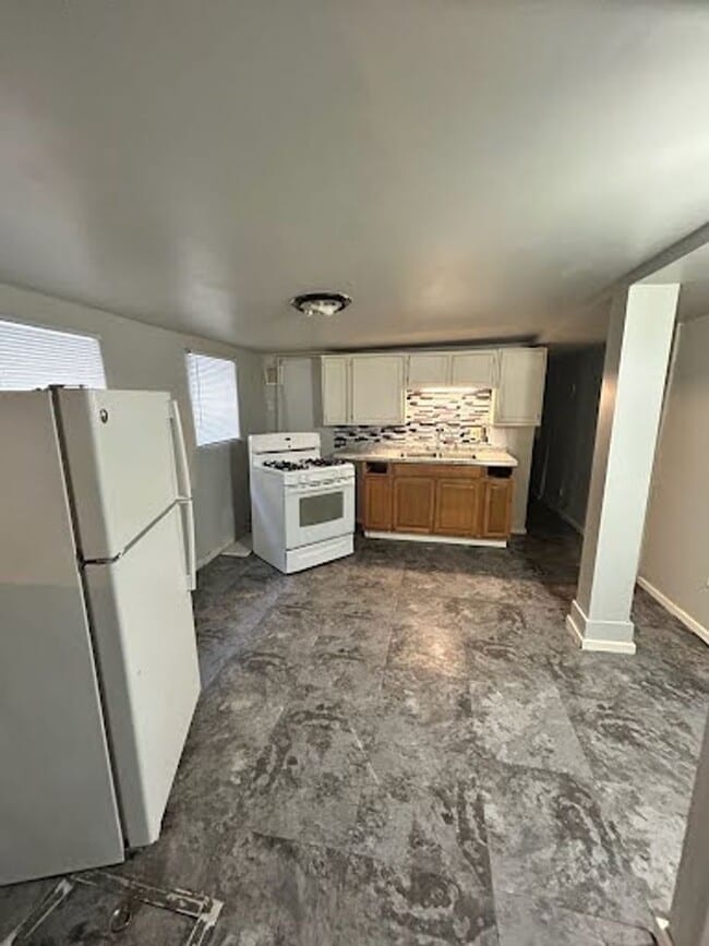 Building Photo - 1933 S 15th St