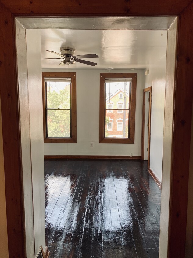 Living room (north) - 1323 W 19th St
