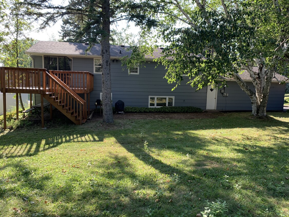 Building Photo - 236 N 17th Dr