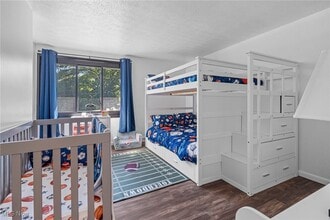 Building Photo - 6713 Farview Rd