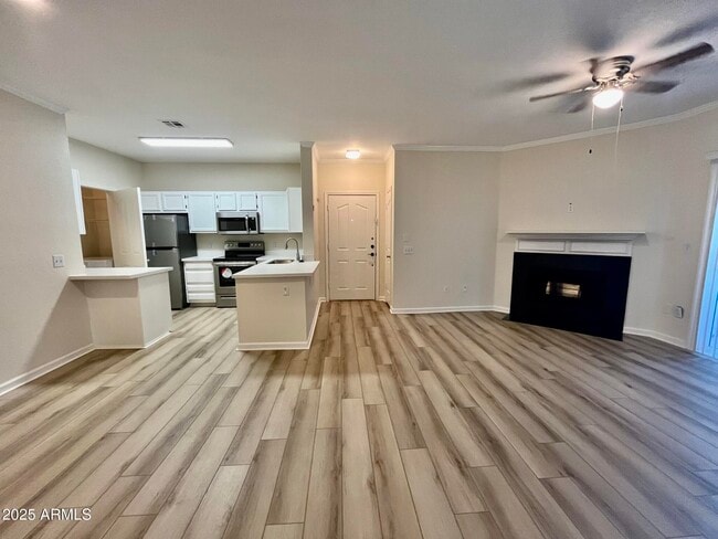 Building Photo - 16013 S Desert Foothills Pkwy