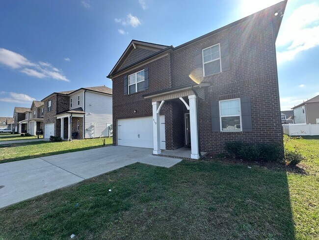 Foto del edificio - Beautiful Spacious 4 BR 3 Bath Home in Mur...