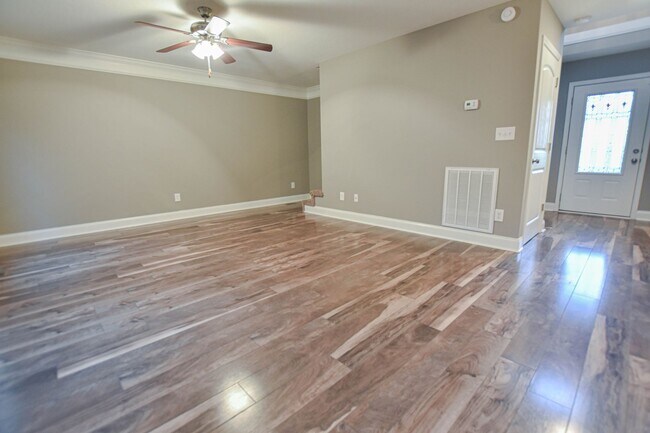 Foto del edificio - Pet Friendly Three Bedroom!