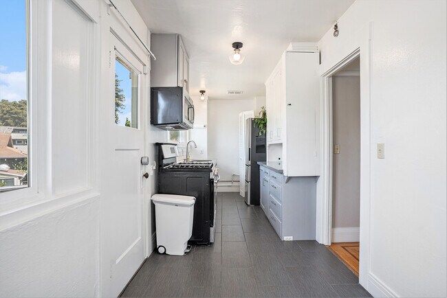Foto del edificio - 5737 Claremont Ave