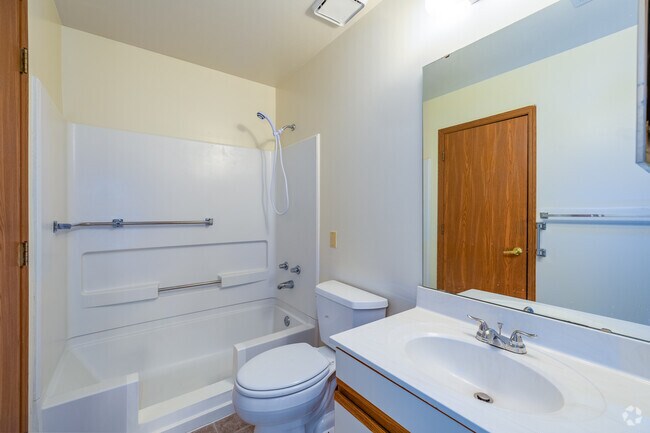 1BD, 1BA Classic - Baño - St Catherine 55+ Living Community