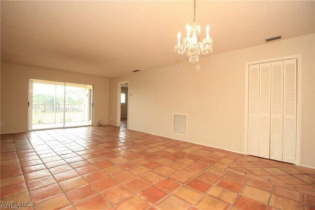 Foto del edificio - 5667 Rattlesnake Hammock Rd