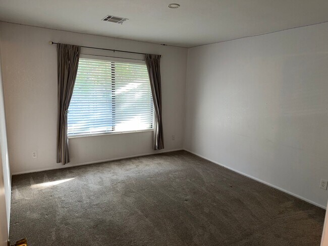 Building Photo - 6884 Countrywoods Cir