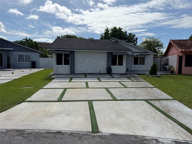 Building Photo - 3613 SW 112th Pl