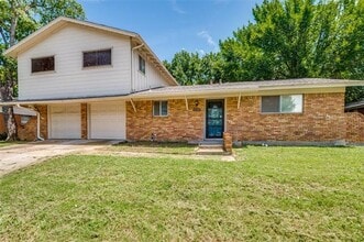 Building Photo - 1216 Desiree Ln