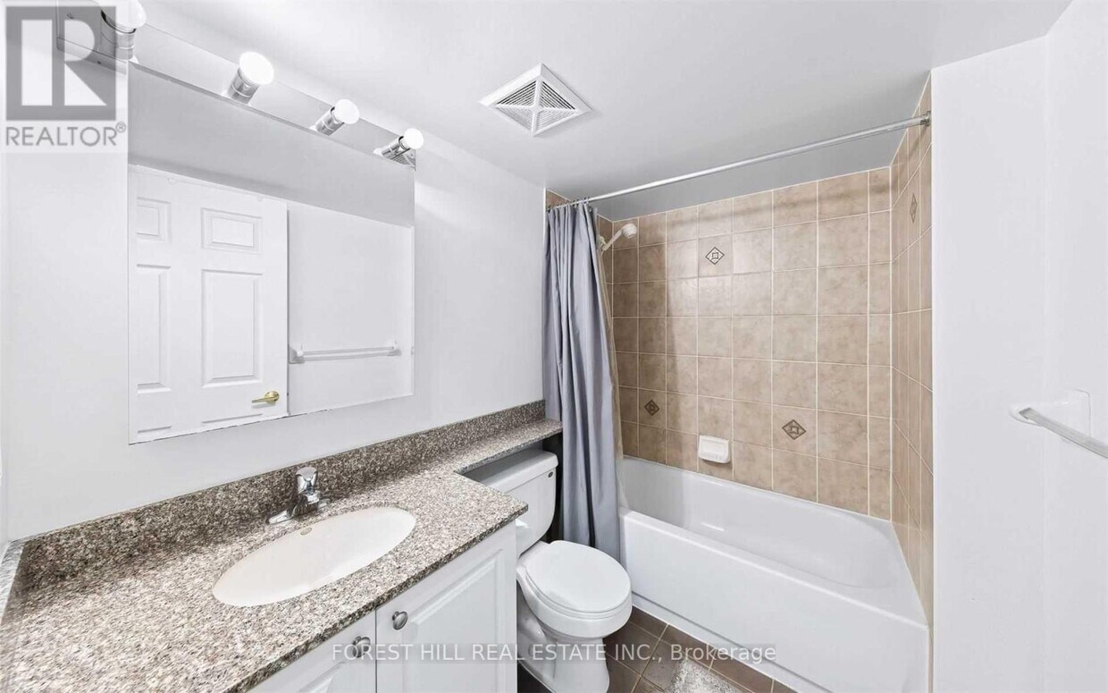 Photo du bâtiment - 5500-5500 Yonge St