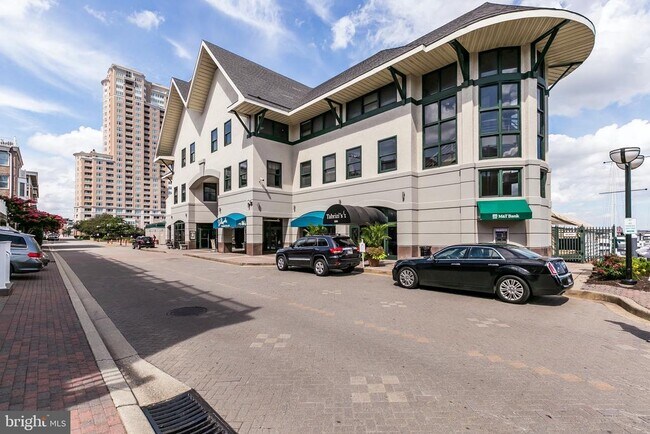 Foto del edificio - 100 Harborview Dr