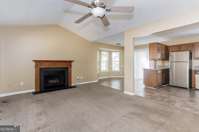 Building Photo - 595 Deering Dr