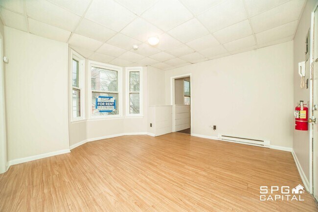 Building Photo - 60 Chambersburg St