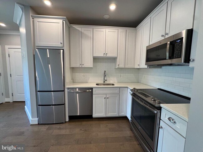 Foto del edificio - 915 Elder St NW