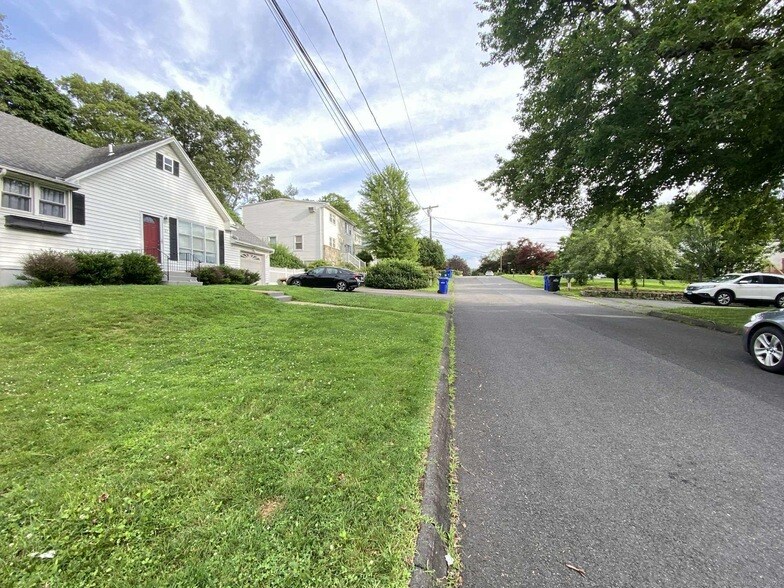 Foto del edificio - 19 Dartmouth Ln