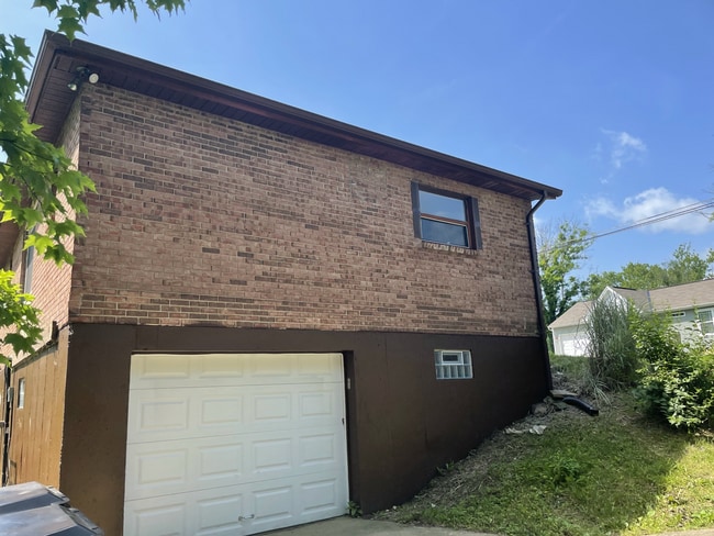 Building Photo - 822 Cox Rd