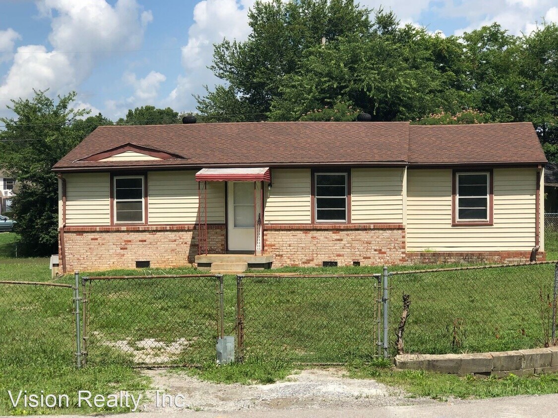 Primary Photo - 3 br, 1 bath House - 832 Country Club Dr.