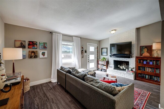 Building Photo - 6306 Vioitha Dr