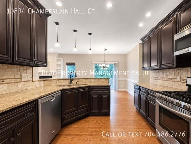 Foto del edificio - 10834 Chamberlain Hall Ct