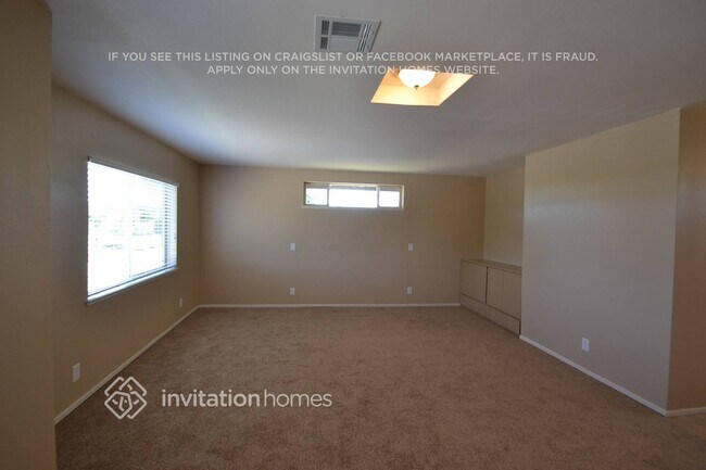 Foto del edificio - 10471 Reymouth Ave