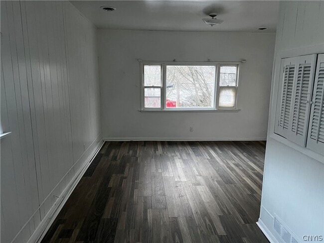 Building Photo - 2 Kellogg Ave