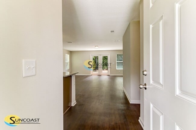 Foto del edificio - 9487 Thorn Glen Rd