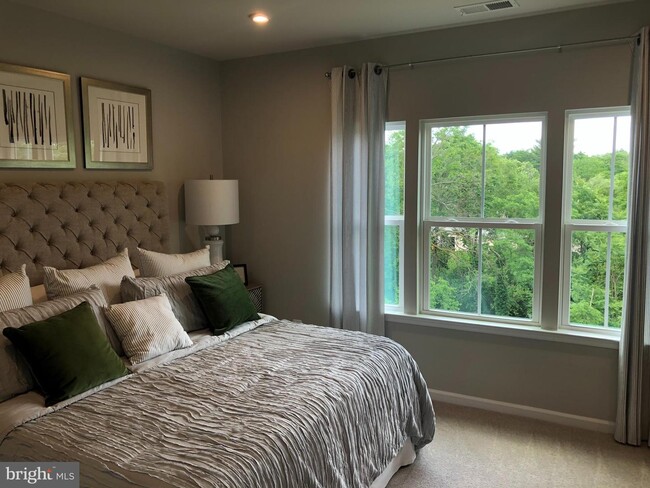 Building Photo - 110 Rebecca Hammond Court