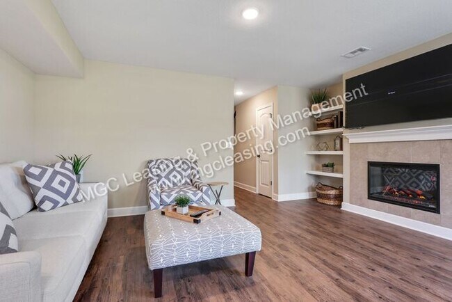 Foto del edificio - Serrano Townhomes: Modern Comfort & Cozy Kansas City Living + $500 off rent - ask me how