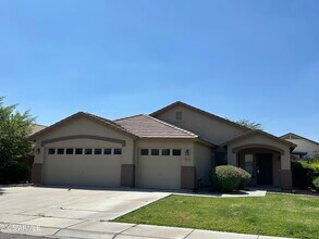 Building Photo - 2011 W Sunshine Butte Dr
