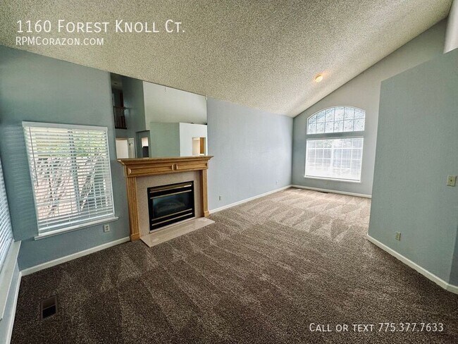 Foto del edificio - 1160 Forest Knoll Ct
