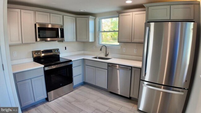 Foto del edificio - 718 Erlen Rd