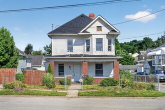 Building Photo - 890 Traction St