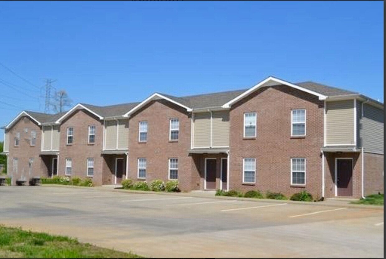 Foto principal - 2 Bedroom 1.5 Bathroom Townhome!!!
