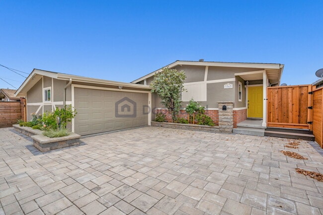 Building Photo - 3363 Cecelia Way