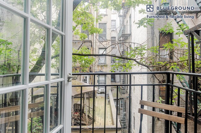 Building Photo - 246 Mott St